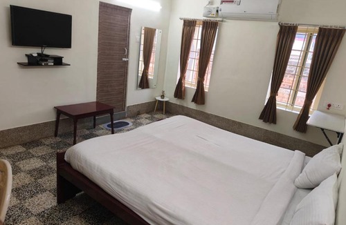 Salem Hotel | CM Residency