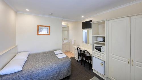 Parkes Hotel | Coachman Hotel Motel