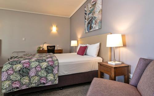 Warwick Hotel | Coachmans Inn Warwick