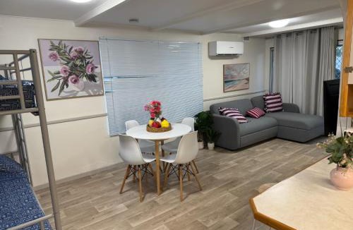 South Maitland Hotel | Coachstop Caravan Park