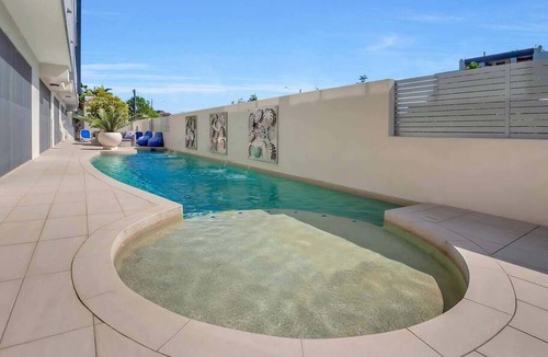 Cairns North Apartment | Coastal 2-Bed with Parking & Pool by the Ocean