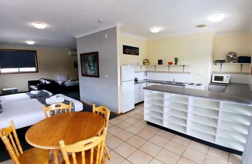 Coffs Harbour Hotel | Coastal Bay Motel Coffs Harbour