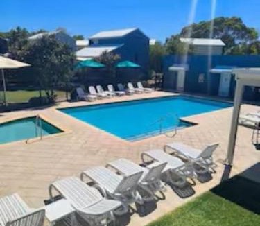 Preston Beach Resort | Coastal Bliss - Preston Beach