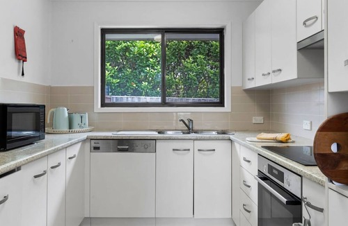 Blue Bay Apartment | Coastal Calm at Blue Bay Walk to the Beach