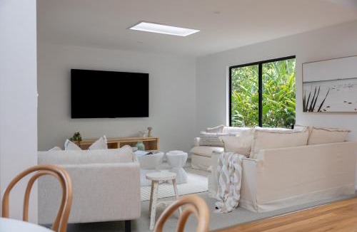 Mount Coolum House | Coastal Canopy - your doorstep to Mount Coolum