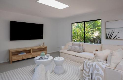 Mount Coolum House | Coastal Canopy - your doorstep to Mount Coolum