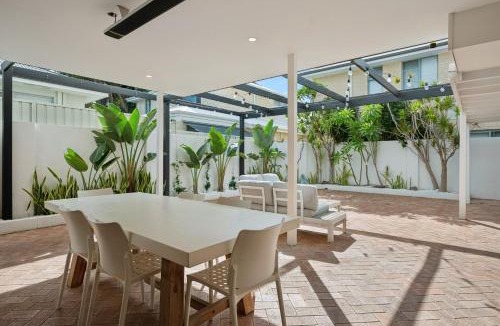 Scarborough House | Coastal Charm 2 Bedroom with Space to Move