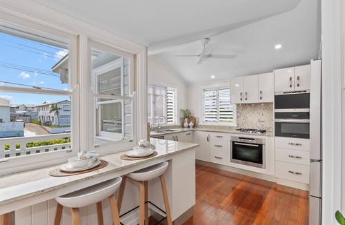 North Ward Apartment | Coastal Corner Luxury Queenslander Upstairs
