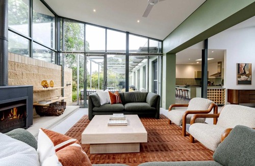 Point Lonsdale Apartment | Coastal Elegance in Old Point Lonsdale Pet Friendly