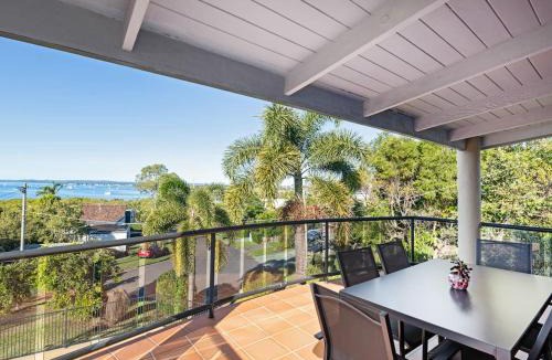Ormiston House | Coastal Family Escape with Pool Balcony and Bay Views
