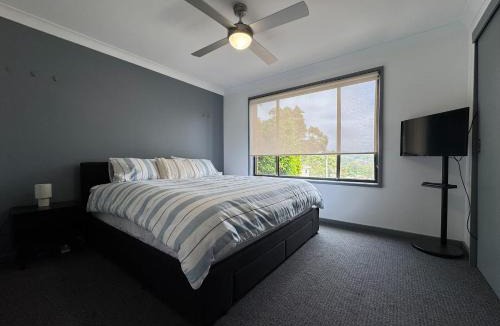 Batehaven House | Coastal Family Home Close to Beach