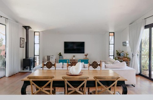 Dunsborough House | Coastal Heights - Stylish Pool Paradise for Families