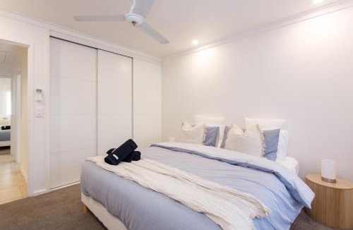 Doubleview Apartment | Coastal Luxe Escape - Parkside Beach Stay