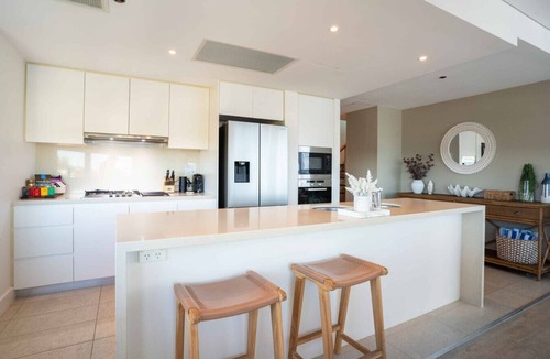 Coolangatta Apartment | Coastal Luxe Penthouse with rooftop pool