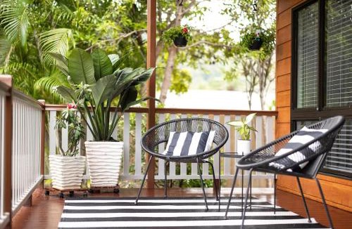 Kewarra Beach House | Coastal Mountain View Cottage for Couples