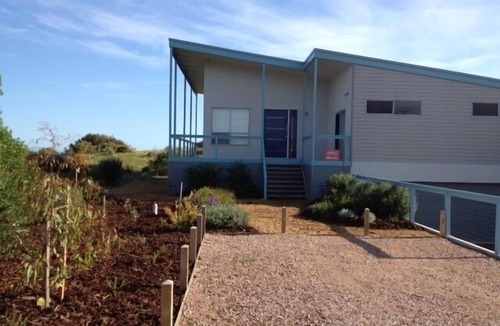 Minlacowie House | Coastal Retreat ~ Panoramic views. Winter off peak special!