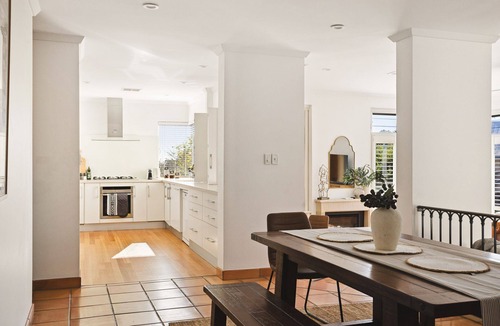 Cottesloe House | Coastal Retreat – Spacious 4BR Walk to Beach