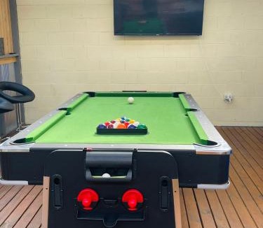 Warrnambool House | Coastal Retreat, Spacious Home with EV Charging, Alfresco, Parking & WiFi