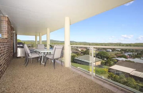 Woolgoolga House | Coastal Retreat with Pool and Balcony Views