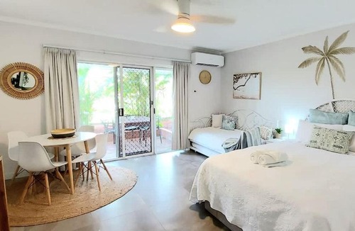 Dolphin Heads Apartment | Coastal Sands 1br 1bth AC unit 138 Garden view