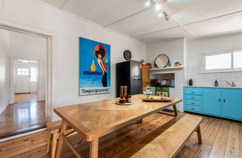 Wallaroo House | Coastal Sea Breeze Cottage - Pet Friendly