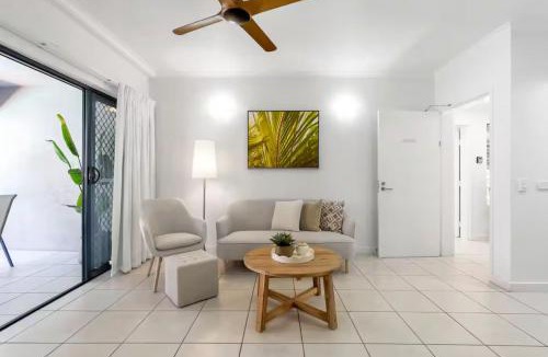 Trinity Beach Apartment | Coastal Vibes Condo Blue Lagoon Resort