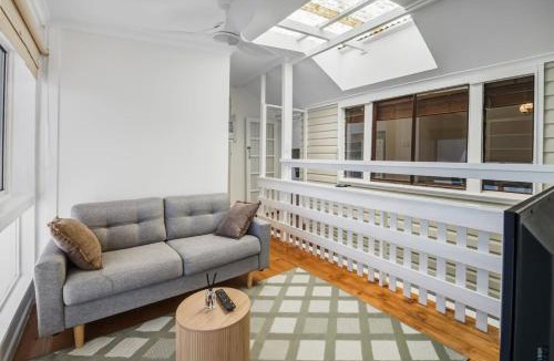 Wynnum House | Coastal Wynnum Home Near Plaza and City Connections