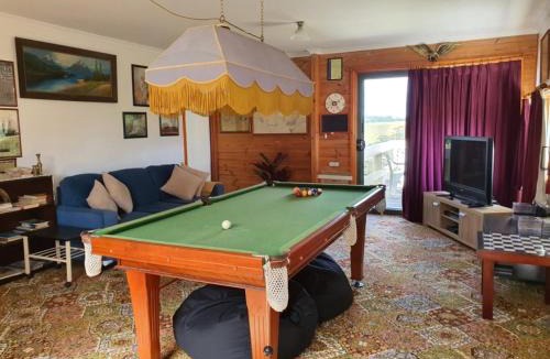 Cobden House | Cobden Crest Cottages