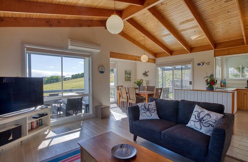 Binalong Bay House | Cockatoo Cabin