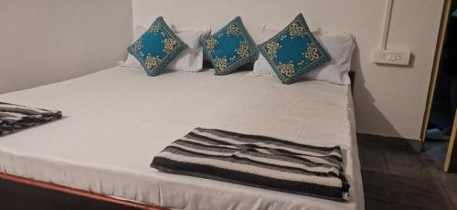 Arambol Hotel | COCKS TOWN