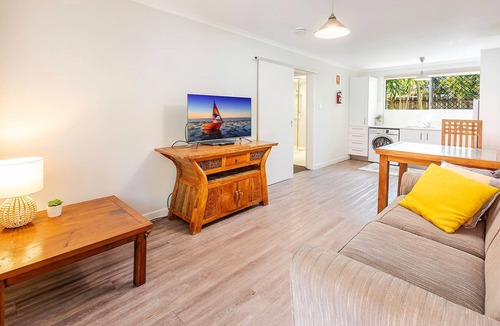 Scarness Apartment | Coconut Palms Ground Floor 1 Bedroom Apartment - CoastHM