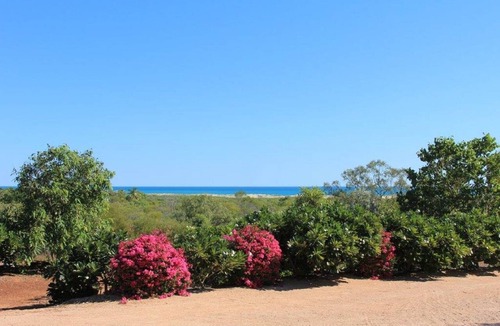 Broome Bed & Breakfast | Coconutz - self contained eco tents with fantastic ocean views