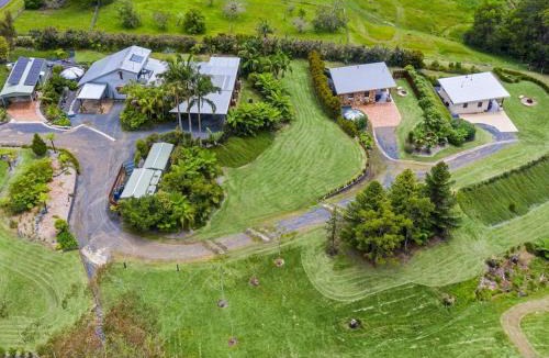 Lowanna House | Coffs Coast Mountain Retreat - House