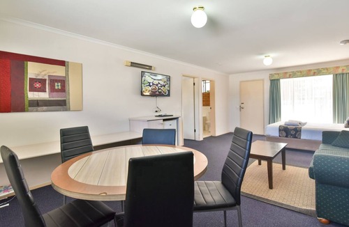 Coffs Harbour Hotel | Coffs Windmill Motel