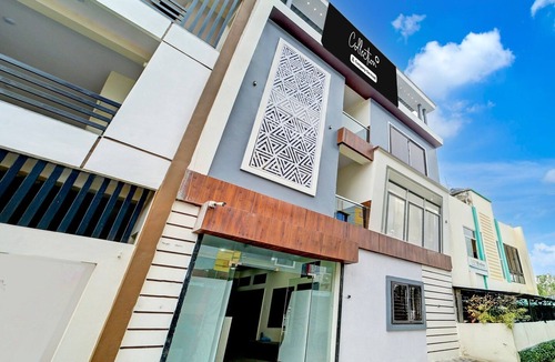Rau House | Collection O Hotel Sp14