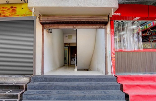 Allahabad House | Collection O Prayag Railway Junction