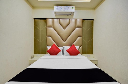 Kolkata Hotel | Collection O Snowfox