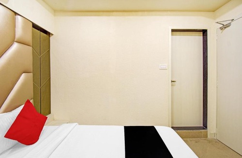 Kolkata Hotel | Collection O Snowfox