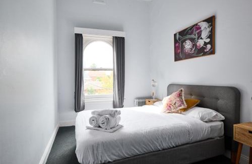 Prahran Hostel | College Lawn Hotel