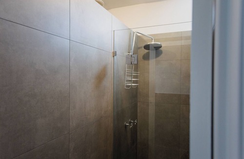 Prahran Hostel | College Lawn Hotel - Hostel