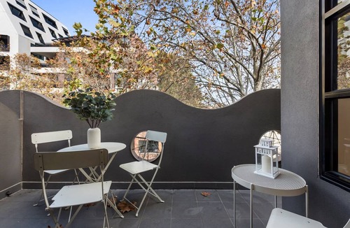 Collingwood Apartment | Collingwood | 2BR + 2 Parking Near Smith St