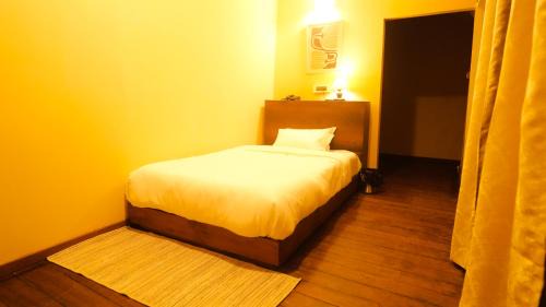 Kohima Hotel | Colonial 44