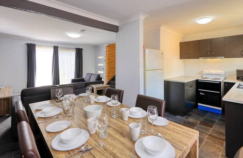 Young Hotel | Colonial Motel and Serviced Apartments