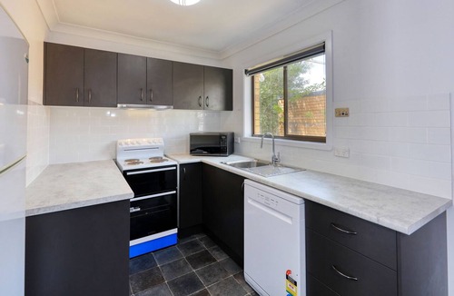 Young Hotel | Colonial Motel and Serviced Apartments
