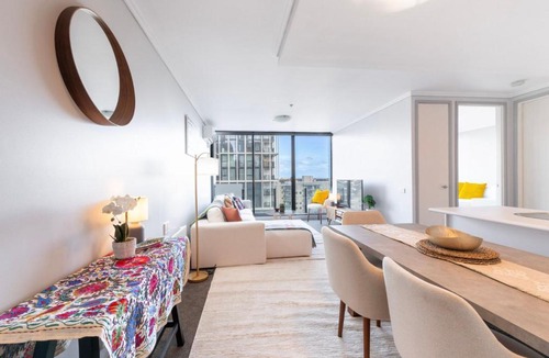 South Melbourne Apartment | Colourful Comfort 1BR w Pool Gym & Reformer