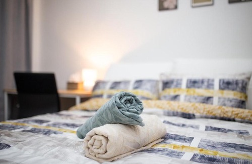 Plympton Apartment | Comfort Meets Convenience in Plympton