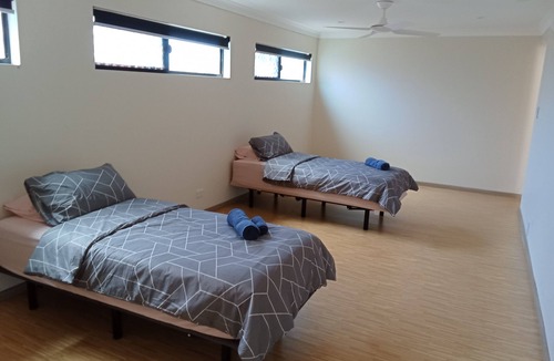 Bungalow Apartment | COMFORTABLE 2 BEDROOM APARTMENTFOR HOLIDAY GROUP STAYS