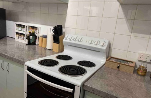 Central Mudgee House | Comfortable 2-Bedroom home “Rest Easy Mudgee”