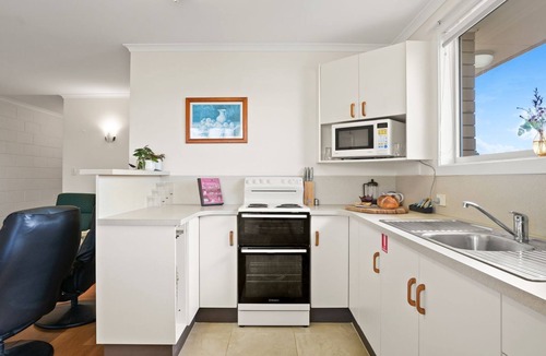 Evans Head Apartment | Comfortable 2BR coastal unit with WiFi, BBQ area, parking & linen included, close to beach