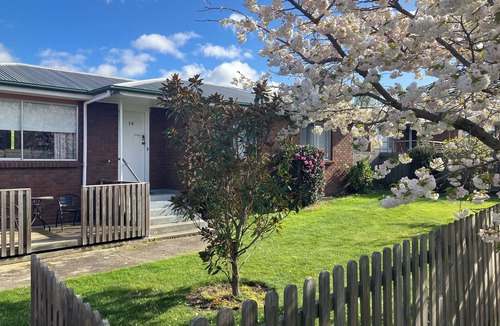 St Leonards House | Comfortable 3 Bedroom Home with all the facilities to accommodate 6 people.